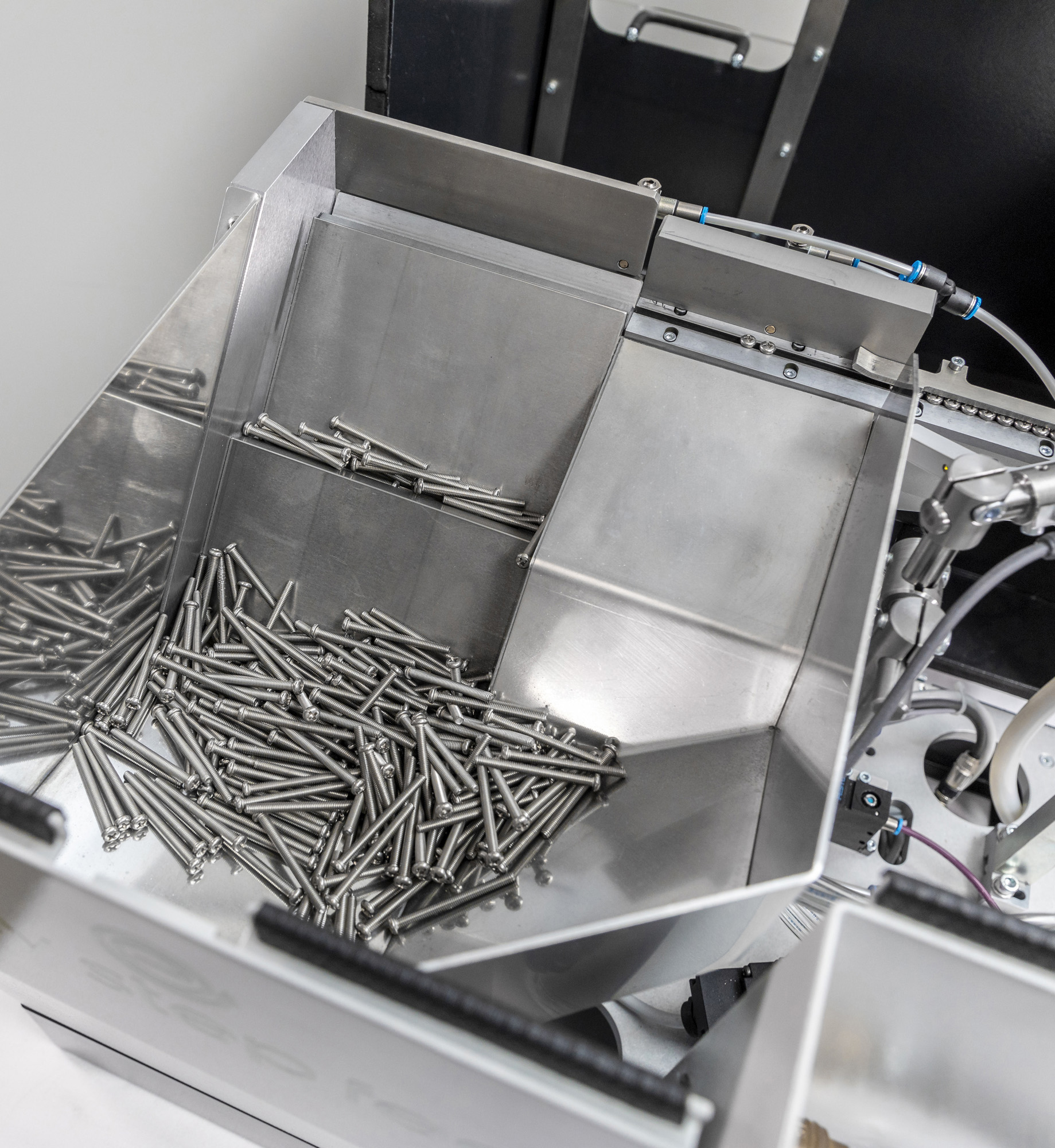 Deprag toevoertechnologie schema voor geautomatiseerde en efficiënte onderdelentoevoer in industriële assemblage — AWP / Schéma de technologie d'alimentation Deprag pour alimentation automatisée et efficace de pièces en assemblage industriel — AWP