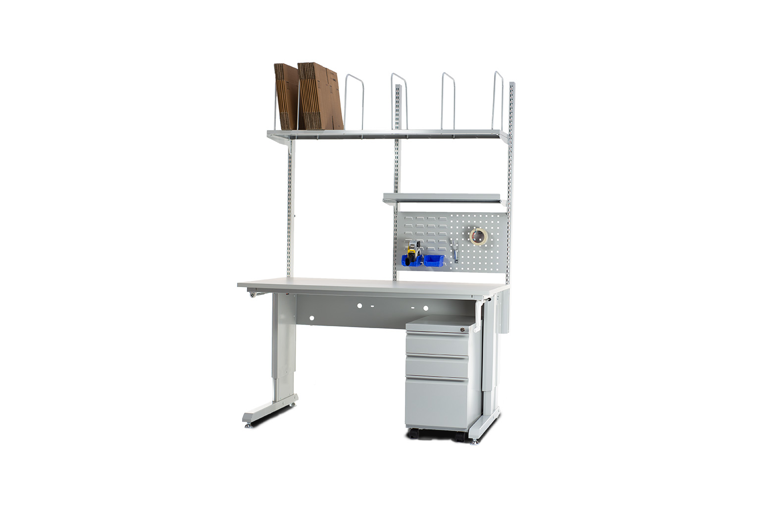 Ergonomische werktafel met monitorarm, zwarte ESD bureaustoel, ladenblok en geperforeerd gereedschapsbord,werkplaatsinrichting op maat door AWP.